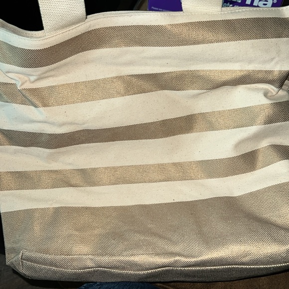 NWT Bath & Body Works Tote - Picture 3 of 7